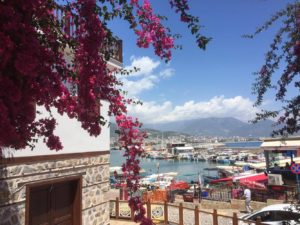 søndag i alanya, alanya billeder, stemningen, zencefil cafe alanya, zencefil alanya, tyrkisk morgenmad, tyrkisk brunch, serpme kahvalti, alanya blogger, alanya blog, dansk i tyrkiet, dansker i udlandet,