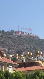 alanya skilte, alanya skilt, nyt alanya skilt, i love alanya, alanya, alanya 2017, dansk i tyrkiet, dansker i tyrkiet, alanya blog, alanya blogger, udlandsdansker i tyrkiet