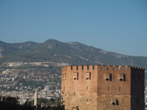 alanya blog, alanya blogger, hverdagen i tyrkiet, dansker i tyrkiet, dansk i tyrkiet, alanya havn, alanya red tower, alanys vartegn