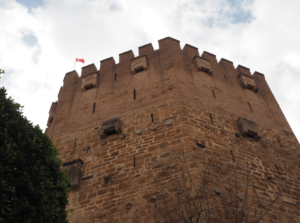 red tower i alanya, kizil kule alanya, alaeddin keykubad, det røde tårn, oplevelser i alanya, seværdigheder i alanya, alanya havn, alanya borgen, alanyas historie, alanya blog, alanya blogger, tyrkiet blog, tyrkiet blogger, dansk i tyrkiet, gratis oplevelser i alanya, billige oplevelser i alanya