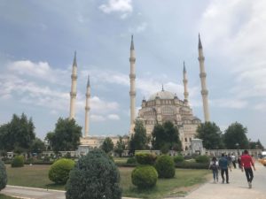adana, moskeen i adana, tyrkiets største moskeer, roadtrip i tyrkiet, oplevelser i adana, seværdigheder i adana