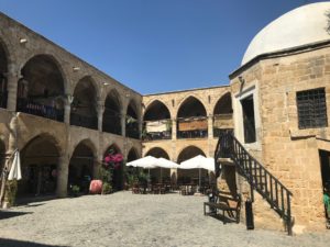 Büyük han i nicosia, oplevelser i nicosia, karavanestation i nicosia, hvad skal man se i nicosia, oplevelser på nordcypern, seværdigheder på nordcypern, seværdigheder i nicosia, alanya blog, alanya blogger, rejseblog, rejseblogger, dansk i tyrkiet