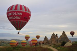 sommerfugle i maven, cappadocia, kappadokien, oplevelser i tyrkiet, luftballon i kappadokien, kappadokien ferie, alanya blog, alanya blogger, dansk i tyrkiet, rejse blog, rejseblogger, hverdagen i tyrkiet, udlandsdansker i tyrkiet,