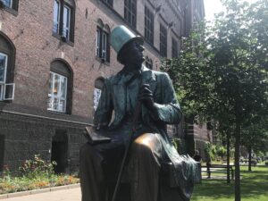 Miniferie i københavn, oplevelser i københavn, seværdigheder i københavn, gåtur i københavn, rundetårn, h c andersen, nyhavn, kim larsen, master fatman, christiania, green george, thomas dambo kæmper københavn, alanya blogger, tyrkiet blogger, dansk i tyrkiet, udlandsdansker blog