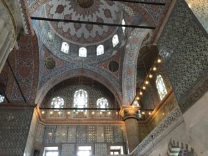 den blå moske i istanbul, blue mosque in istanbul, sultan ahmet camii i istanbul, sultan ahmet moske i istanbul, moskeer i tyrkiet, moskeer i istanbul, regler for at besøge moske, gratis oplevelser i istanbul, gratis seværdigheder i istanbul,