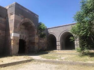 cacabey karavanestation, kesikköprü karavanestation, karavanestationer silkevejen, karavanestationer i anatolien, karavanestationer i tyrkiet, oplevelser i kirsehir, seværdigheder i kirsehir