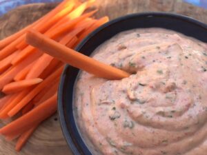 tyrkisk haydari opskrift, tyrkisk fetadip med peberfrugter, tyrkiske mezer, tyrkiske forretter, cremet fetadip, nem fetadip, rød haydari opskrift, rød tyrkisk dressing, nemme tyrkiske opskrifter, tyrkiske madopskrifter, det tyrkiske køkken, tyrkiske retter