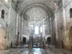 julemanden kommer fra tyrkiet, sankt nikolaus tyrkiet, hvor kommer julemanden fra, julemanden stammer fra Tyrkiet, oplevelser i antalya, oplevelser i tyrkiet, oplevelser i demre, kristendom i tyrkiet, sankt nikolaus kirke tyrkiet, julemandens grav i tyrkiet, tyrkiet blogger, rejsetips tyrkiet