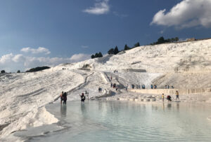 oplevelser i denizli, oplevelser i pamukkale, oplevelser i tyrkiet, seværdigheder i tyrkiet, seværdigheder i pamukkale, seværdigheder i denizli, kør selv ferie i tyrkiet, natur oplevelser i tyrkiet, shopping i tyrkiet, grotter i tyrkiet, karavanestationer i tyrkiet