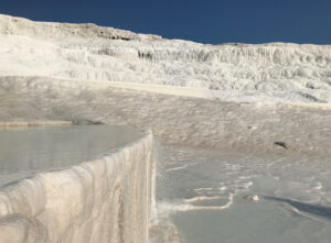 oplevelser i denizli, oplevelser i pamukkale, oplevelser i tyrkiet, seværdigheder i tyrkiet, seværdigheder i pamukkale, seværdigheder i denizli, kør selv ferie i tyrkiet, natur oplevelser i tyrkiet, shopping i tyrkiet, grotter i tyrkiet, karavanestationer i tyrkiet