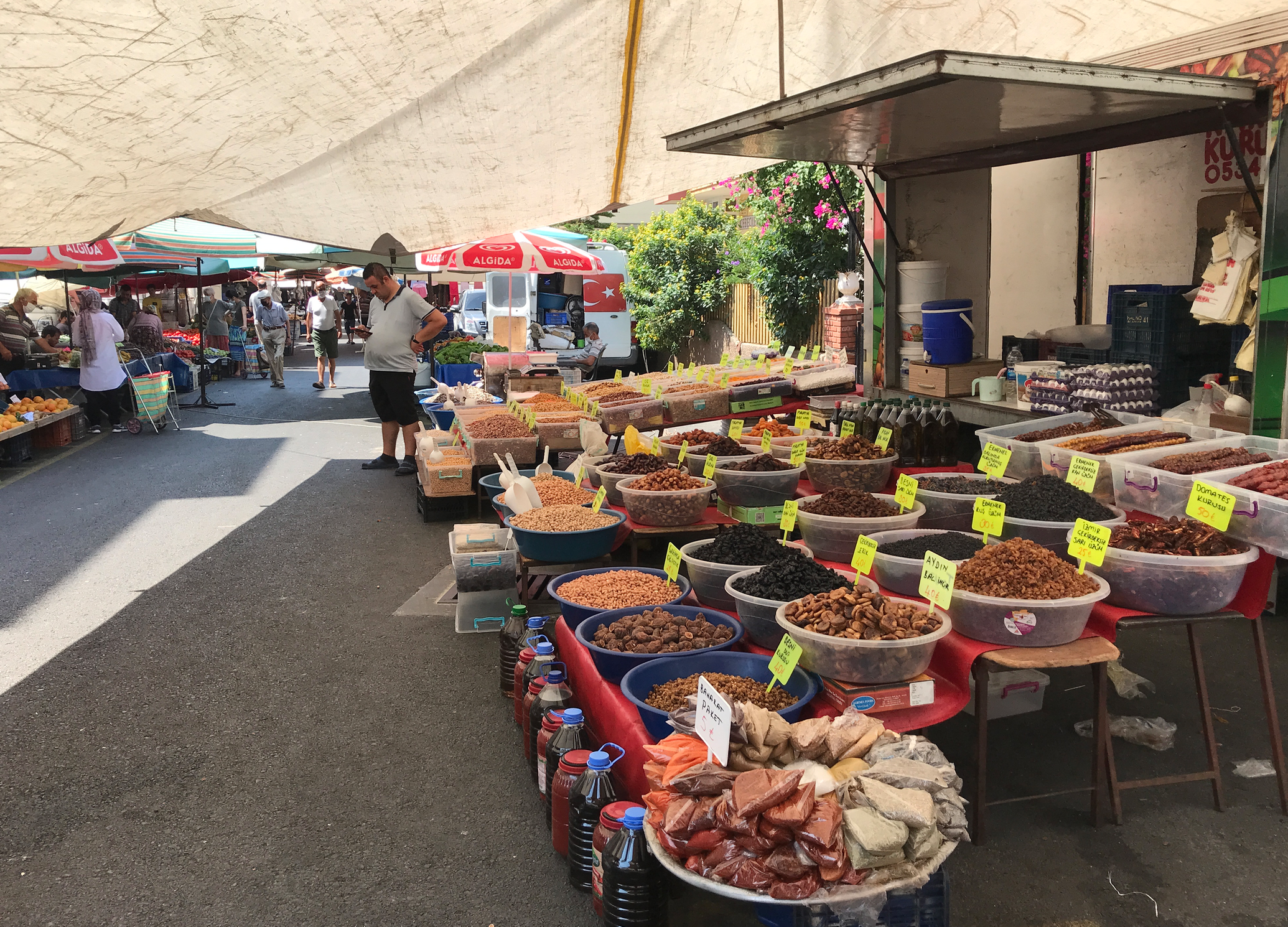markedsdage i alanya, marked i alanya om omegn, markeder i Alanya, bazar i alanya, seværdigheder i Alanya, oplevelser i Alanya, gratis oplevelser i alanya, frugt og grønt marked alanya, tekstilmarked alanya, unikke oplevelser i alanya, tyrkisk mad, hverdag i alanya