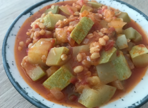 Tyrkisk gryderet med squash, tyrkiske gryderetter, tyrkiske vegetarretter, tyrkiske retter, tyrkiske madretter, nemme tyrkiske retter, opskrifter med squash, inspiration til mad med squash, tyrkisk mad, det tyrkiske køkken, nemme vegetarretter, vegetarret med squash