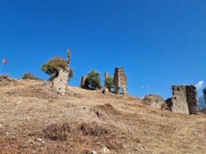 naula ruiner i tyrkiet, naula ruinerne i mahmutlar tyrkiet, ruin by nær Mahmutlar, gratis oplevelser i Alanya og omegn, ruinbyer alanya, seværdigheder Alanya, oplevelser i Alanya