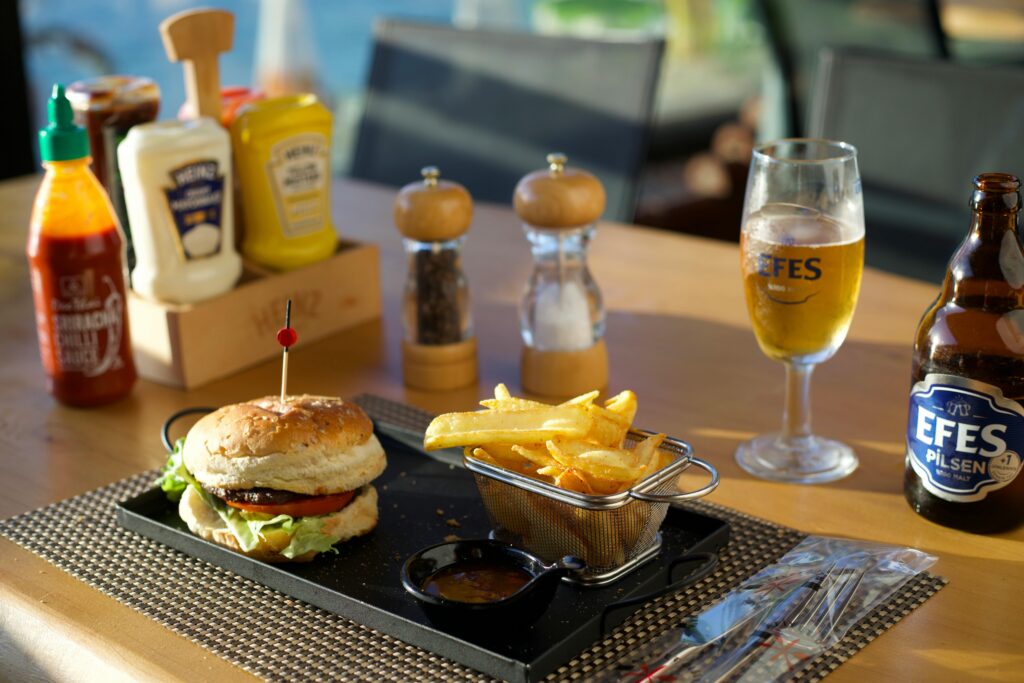 Efes øl, Tyrkisk øl, Efes pilsner, Efes historie, Efes smag, Efes bryggeri, Efes Tyrkiet, Efes varianter, Efes Malt, Efes Light, Efes Xtra, Tyrkisk pilsner, Øl i Tyrkiet, Efes og mad, Efes og kebab, Efes med citron, Efes øl kultur, Tyrkisk ølkultur, Efes øl fakta, Tyrkisk bryggeri, Efes og sport, Efes fodbold, Tyrkisk drikke, Efes global, Efes eksport, Efes øl anmeldelse, Tyrkisk sommerdrik, Efes bryggeri historie, Efes i udlandet, Efes smagsoplevelse.