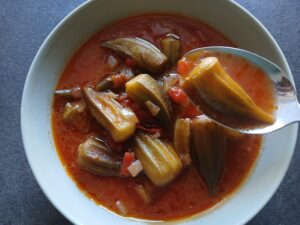 Etsiz bamya yemeği, tyrkisk vegetargryde, okra opskrift, bamya opskrift, vegetarisk tyrkisk mad, tyrkisk mad, okra, bamya yemeği, tyrkisk gryderet, vegetarisk gryderet, tyrkisk vegetarretter, okra gryderet, tyrkisk opskrift, vegetarisk opskrift, sund tyrkisk mad, middelhavsmad, tyrkisk okra, bamya uden kød, bamya med tomat, okra opskrift tyrkisk, bamya yemeği opskrift, tyrkisk vegansk mad, sund vegetarret, hjemmelavet bamya, tyrkisk vegetarisk mad, okra i gryderet, krydret okra, okra med tomat, vegetarmad tyrkisk, tyrkisk mad med okra, tyrkisk køkken, tyrkisk grøntsagsret, okra retter, okra gryderet uden kød
