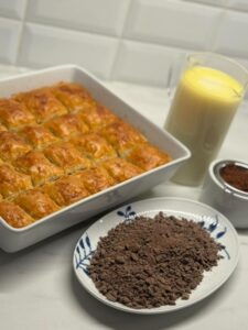 soguk baklava opskrift, soguk baklava med chokolade, soguk baklava med mælk, tyrkisk soguk baklava, nem soguk baklava opskrift, hjemmelavet soguk baklava, baklava med chokolademælk, soguk baklava uden nødder, soguk baklava med hasselnødder, soguk baklava med pistacie, soguk baklava med mørk chokolade, soguk baklava dessert, kold baklava opskrift, kold baklava med chokolade, tyrkisk dessert med chokolade, opskrift på soguk baklava med kakao, baklava med kakaomælk, soguk baklava trin for trin, soguk baklava nem og hurtig, soguk baklava med kondenseret mælk, soguk baklava med fløde, soguk baklava uden sukker, soguk baklava med Nutella, soguk baklava med mælkechokolade, luksus soguk baklava, soguk baklava opskrift tyrkisk stil, sød soguk baklava med chokolade, soguk baklava med kakaopulver, baklava med chokoladefyld, baklava med chokoladesirup, soguk baklava med sirup, soguk baklava med smør og chokolade, dessert soguk baklava med mælk og nødder, soğuk baklava tarifi, çikolatalı soğuk baklava, sütlü soğuk baklava, ev yapımı soğuk baklava, kolay soğuk baklava tarifi, fıstıklı soğuk baklava, cevizli soğuk baklava, bitter çikolatalı soğuk baklava, süt ile soğuk baklava, kakaolu soğuk baklava, nutellalı soğuk baklava, yoğun sütlü soğuk baklava, şerbetli soğuk baklava, az şekerli soğuk baklava, pratik soğuk baklava, adım adım soğuk baklava, çikolata dolgulu baklava, çikolata soslu baklava, evde kolay soğuk baklava yapımı, yumuşak soğuk baklava, bol sütlü soğuk baklava