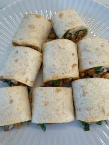 tantuni, tantuni opskrift, tyrkisk tantuni, kyllingetantuni, oksekødstantuni, hjemmelavet tantuni, tantuni wrap, tyrkisk street food, tantuni med kylling, tantuni med oksekød, tyrkisk mad, tyrkisk opskrift, nem tantuni opskrift, autentisk tantuni, tyrkiske retter, opskrift på tantuni, tantuni sandwich, tantuni ingredienser, tantuni sauce, tantuni brød, hvordan laver man tantuni, traditionel tyrkisk tantuni, tyrkisk fastfood, tantuni step by step, tantuni hjemmelavet, tantuni marinade, tantuni krydderier