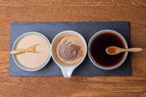 tahin, tahini, sesampasta, hjemmelavet tahin, økologisk tahin, ristet tahin, lys tahin, mørk tahin, tahin opskrift, tahin ingredienser, tahin kalorier, hvad er tahin, tahin dressing, tahin dip, tahin i hummus, tahin smørepålæg, tahin bagværk, tahin til salat, tahin marinade, tahin dessert, vegansk tahin, tahin vegansk opskrift, mellemøstlig tahin, libanesisk tahin, arabisk tahin, tyrkisk tahin, græsk tahin, traditionel tahin, historien om tahin, tahin sundhed, tahin næringsindhold, tahin protein, tahin omega 3, er tahin sundt, tahin antiinflammatorisk, glutenfri tahin, vegansk protein, tahin kostfibre, køb tahin, bedste tahin, tahin supermarked, tahin specialbutik, importeret tahin, billig tahin, tahin mærker, tahin til børn, tahin uden tilsætningsstoffer, tahin med citronsaft, tahin med hvidløg, tahin med honning, tahin til morgenmad, tahin og sesamfrø, tahin fra Mellemøsten, tahin næringsværdi, tahin og sund livsstil