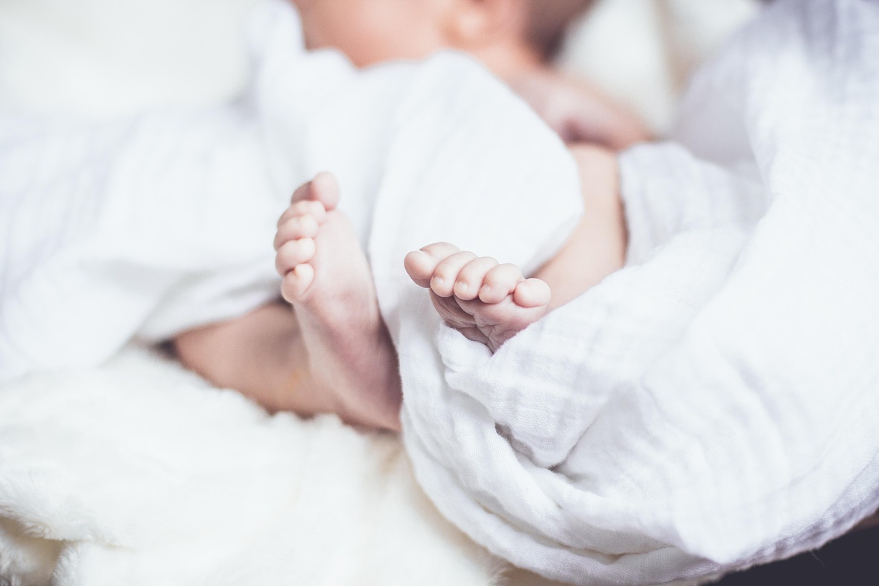graviditet i Tyrkiet, tyrkisk fødsel, tyrkiske traditioner, barsel i Tyrkiet, tyrkisk barselskultur, nazar, lohusa, lohusa şerbeti, tyrkisk overtro, tyrkisk graviditet, tyrkiske babytraditioner, fødselskultur Tyrkiet, tyrkiske skikke ved fødsel, tyrkiske navngivningsritualer, kırk banyosu, nazar boncuğu, tyrkisk kultur og børn, tyrkiske barselsritualer, tyrkisk moderskab, tyrkisk barnedåb, mevlid, tyrkiske kvinder og fødsel, tyrkisk kvindekultur, tyrkisk tro og fødsel, tyrkisk islam og graviditet, kønsgætteri Tyrkiet, tyrkiske graviditetstegn, tyrkisk mad til gravide, traditionel tyrkisk medicin, tyrkisk babypleje, tyrkisk familiestruktur, tyrkisk folketro, fødselstraditioner Mellemøsten, barselstraditioner islam, tyrkiske overbevisninger om graviditet, 40 dages ritual, efterfødsel i Tyrkiet, tyrkiske følelser omkring moderskab, tyrkisk familiestøtte, kvindeliv Tyrkiet, tyrkisk babykultur