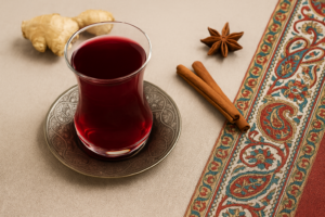 lohusa drik, lohusa tradition Tyrkiet, tyrkisk lohusa drik, lohusa drik fødsel, lohusa drik barsel, lohusa drik efter fødsel, tyrkisk barselstradition, lohusa krydderier Tyrkiet, lohusa drik ingredienser, lohusa te Tyrkiet, kanel i lohusa drik, kardemomme i lohusa drik, ingefær i lohusa drik, honning i lohusa drik, lohusa drikkens historie Tyrkiet, tyrkisk fødselstradition, lohusa ritual, barselsdrik Tyrkiet, tyrkisk te til barsel, lohusa drik og kultur, traditionel tyrkisk drik, lohusa drik og efterveer, ammevenlig drik Tyrkiet, naturlig lohusa drik, tyrkisk mødre drik, lohusa drik opskrift Tyrkiet, hvordan laver man lohusa drik, sund lohusa drik, tyrkisk urtete, lohusa drik betydning Tyrkiet, lohusa drik samfund, lohusa te tradition, lohusa drik fest, tyrkisk helbredende drik, lohusa drik historie og kultur, tyrkisk efterfødselsritual