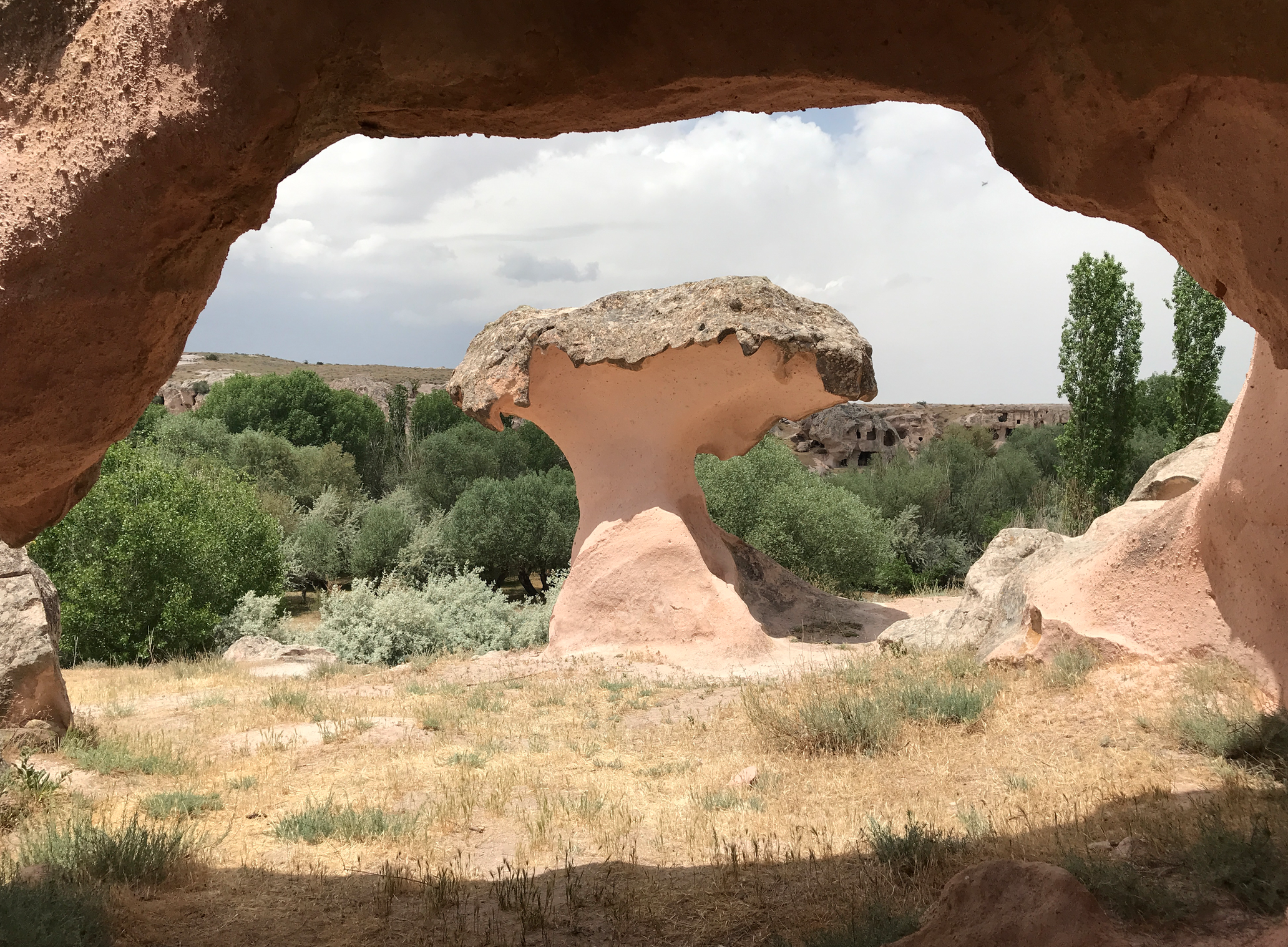 Açık Saray Kappadokien, Açık Saray Gülşehir, Gülşehir Açık Saray, Open Palace Cappadocia, gratis oplevelser i Kappadokien, gratis seværdigheder Kappadokien, skjulte perler Kappadokien, hemmelige steder i Kappadokien, ukendt Kappadokien, autentiske oplevelser Kappadokien, hvad skal man se i Gülşehir, Gülşehir seværdigheder, Kappadokien uden turister, anderledes oplevelser Kappadokien, historiske steder Kappadokien, klippebyen Açık Saray, huleboliger Kappadokien, gamle kirker Kappadokien, Kappadokien med lejebil, dagstur fra Göreme til Gülşehir, oplevelser uden for Göreme