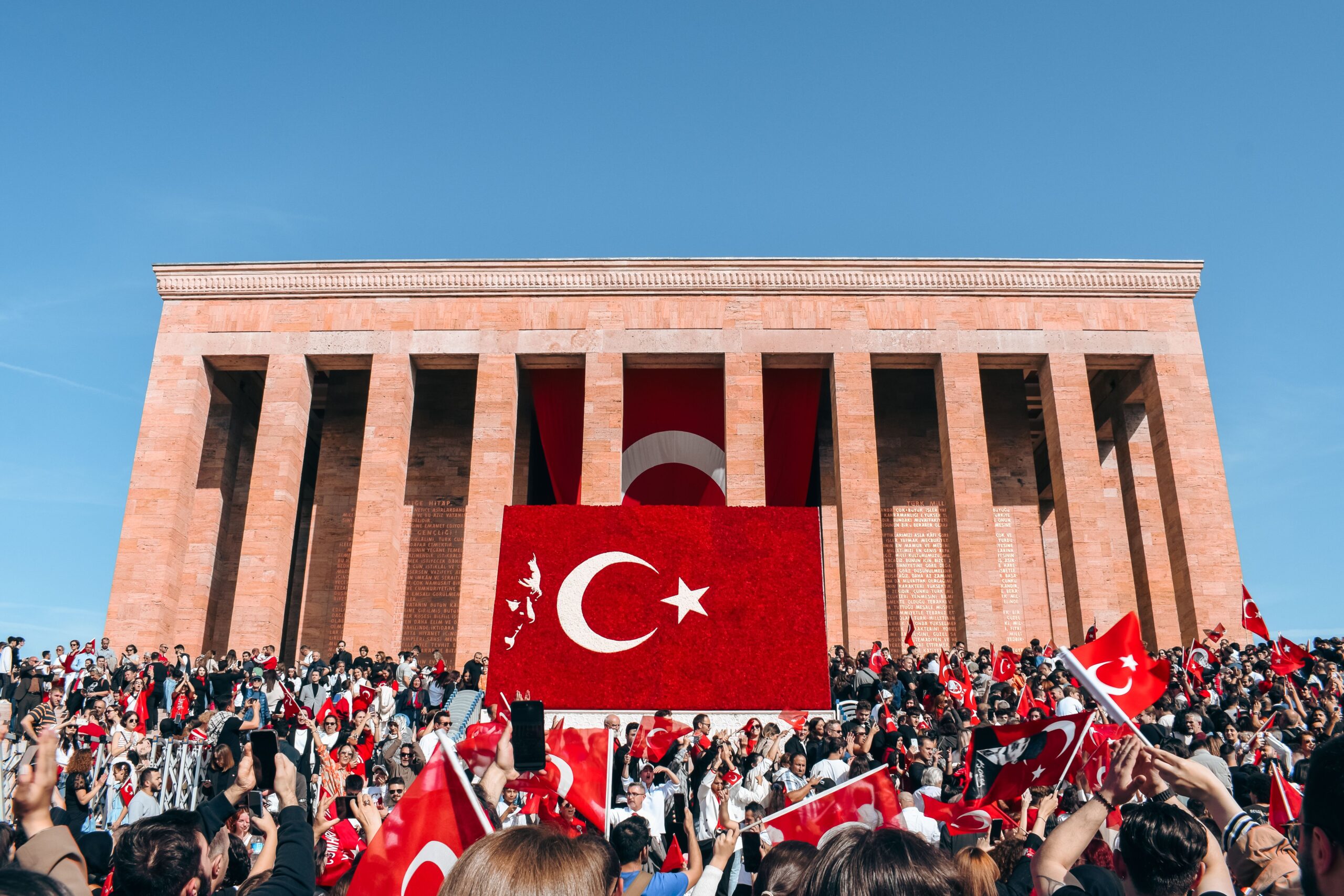 tyrkiske helligdage 2027, helligdage i Tyrkiet 2027, offentlige helligdage Tyrkiet 2027, feriedage i Tyrkiet 2027, religiøse helligdage Tyrkiet 2027, tyrkisk kalender 2027, hvornår er Ramadan 2027, hvornår er Ramazan Bayram 2027, hvornår er Kurban Bayram 2027, Ramazan Bayram datoer 2027, Eid Tyrkiet 2027, Bayram 2027 datoer, officielle fridage i Tyrkiet, islamiske helligdage 2027 Tyrkiet, arbejdsfrie dage i Tyrkiet, bank holidays Tyrkiet 2027, officielle ferier i Tyrkiet, religiøse fejringer i Tyrkiet 2027, Ramazan Bayram 2027, Ramazan Bayramı 2027, Kurban Bayram 2027, Kurban Bayramı 2027, Republic Day Tyrkiet 2027, Zafer Bayramı 2027, Atatürk Memorial Day 2027, Tyrkisk nationaldag 2027, Sovereignty and Children’s Day 2027, Victory Day Tyrkiet 2027, Youth and Sports Day 2027 Tyrkiet, Demokrati og Enhedsdag 2027, hvornår falder tyrkiske helligdage i 2027, hvilke dage er helligdage i Tyrkiet 2027, hvornår er der helligdage i Tyrkiet 2027, Tyrkiets helligdage 2027 datoer, Tyrkiske helligdage 2027 kalender, er butikker åbne under tyrkiske helligdage, er butikker åbne i Tyrkiet på helligdage, åbningstider Tyrkiet helligdage 2027, planlæg ferie i Tyrkiet efter helligdage 2027, kan man rejse under Bayram i Tyrkiet, rejse til Tyrkiet under Bayram 2027, rejse til Tyrkiet under Ramadan, rejse til Tyrkiet under Kurban Bayram, rejse til Tyrkiet under Ramazan Bayram, hvordan fejres Ramadan i Tyrkiet, Ramadan i Tyrkiet 2027, er der offentlig transport i Tyrkiet under helligdage, offentlig transport Tyrkiet helligdage, er Tyrkiet lukket på helligdage, er Tyrkiet åbent under Bayram, hvad er lukket under Bayram i Tyrkiet, er restauranter åbne under Bayram i Tyrkiet, er supermarkeder åbne under Bayram, er banker åbne i Tyrkiet på helligdage, skal man lukke kontoret i Tyrkiet under Bayram, turkish holidays 2027, public holidays Turkey 2027, Eid al-Fitr 2027 Turkey, Eid al-Adha 2027 Turkey, national holidays Turkey 2027, Islamic calendar holidays Turkey 2027, when is Bayram in Turkey 2027, Turkey public holidays 2027, Turkey bank holidays 2027, Turkish holidays calendar 2027, Turkey national holidays 2027, Turkey holidays March 2027, Turkey holidays May 2027, arefe 2027 Turkey, what is Bayram in Turkey, how is Ramadan celebrated in Turkey